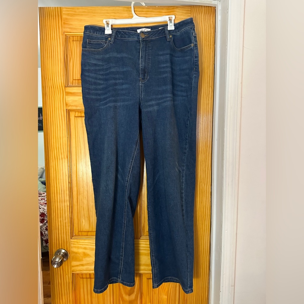 Arula Straight Jeans